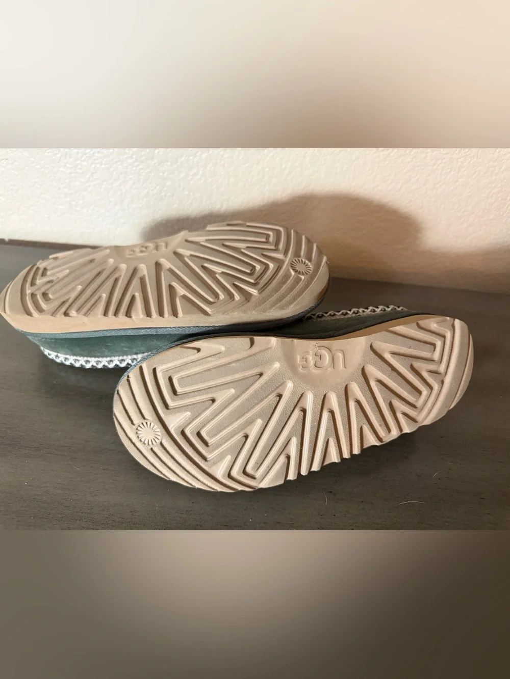 UGG Tasman Kids Size 4 Green Suede Shearling Lined Slippers Clogs